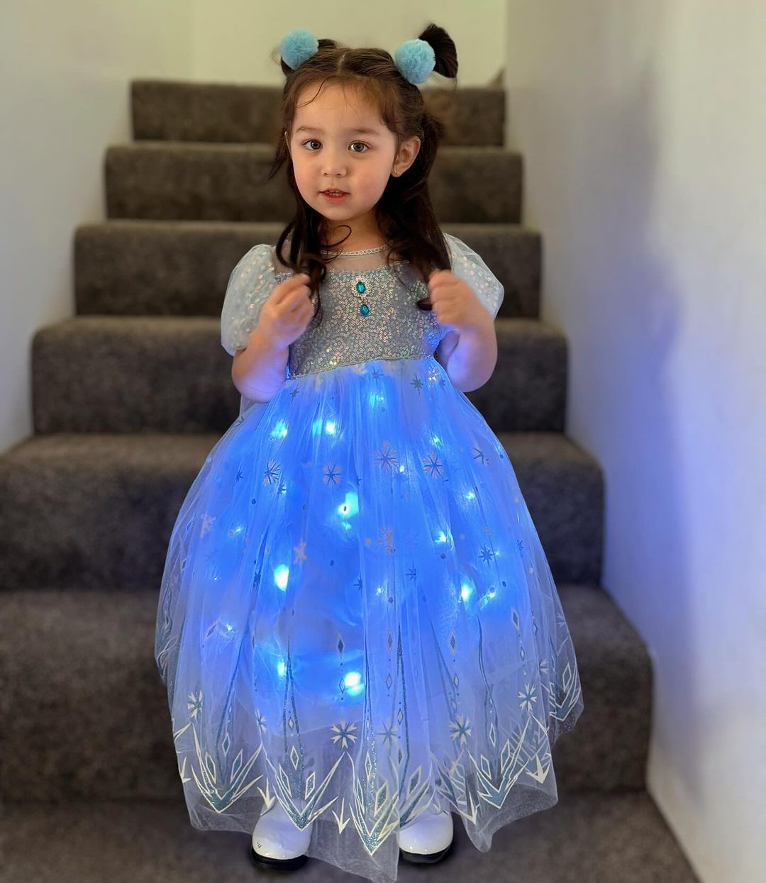 Glowing Pink Royal Princess Costume for Girls – Light-Up Fantasy Ball Gown
